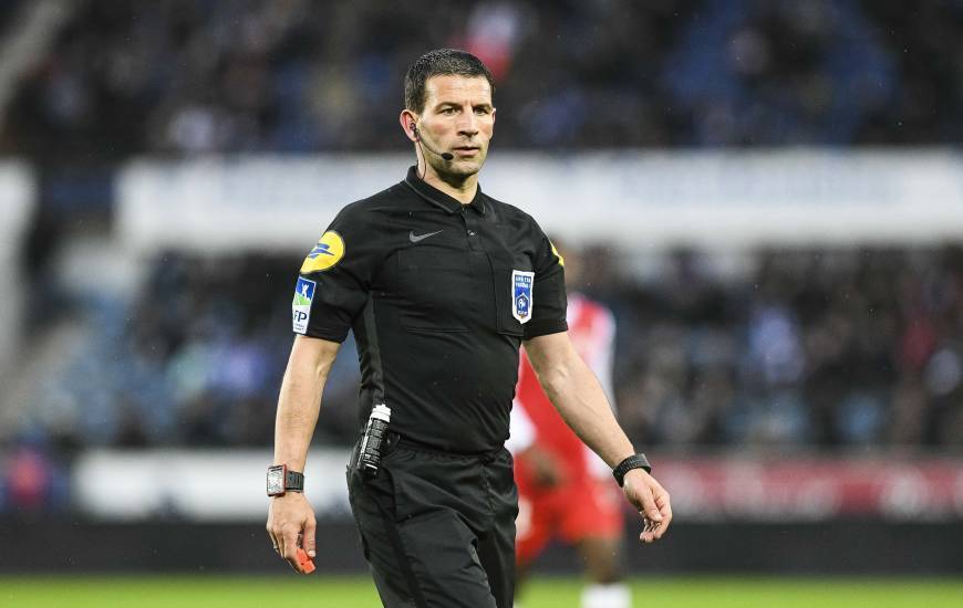 Jérémy Stinat avait arbitré la victoire du SM Caen face à Amiens (1-0) la saison dernière 