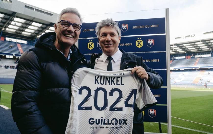 Christophe Künkel aux côtés d'Olivier Pickeu après la prolongation de contrat d'une saison