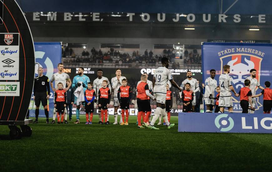 Le Stade Malherbe Caen s'est imposé sur la pelouse de l'En Avant Guingamp samedi soir (1-2)