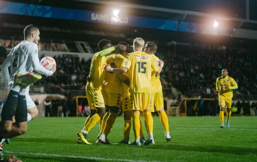 La joie des Caennais après le penalty inscrit par Alexandre Mendy en seconde période 