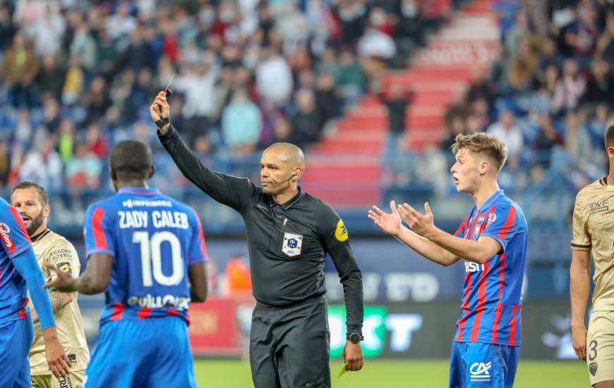 Gaël Angoula arbitre de SM Caen / Chamois Niortais | infos match ...