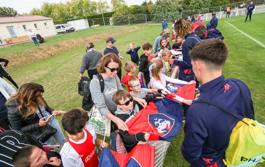 Les joueurs du Stade Malherbe Caen ont pu s'entraîner sur les installations de l'AS Verson hier