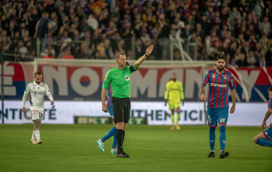 Olivier Thual lors de la rencontre entre le Stade Malherbe Caen et le FC Annecy au stade Michel d'Ornano