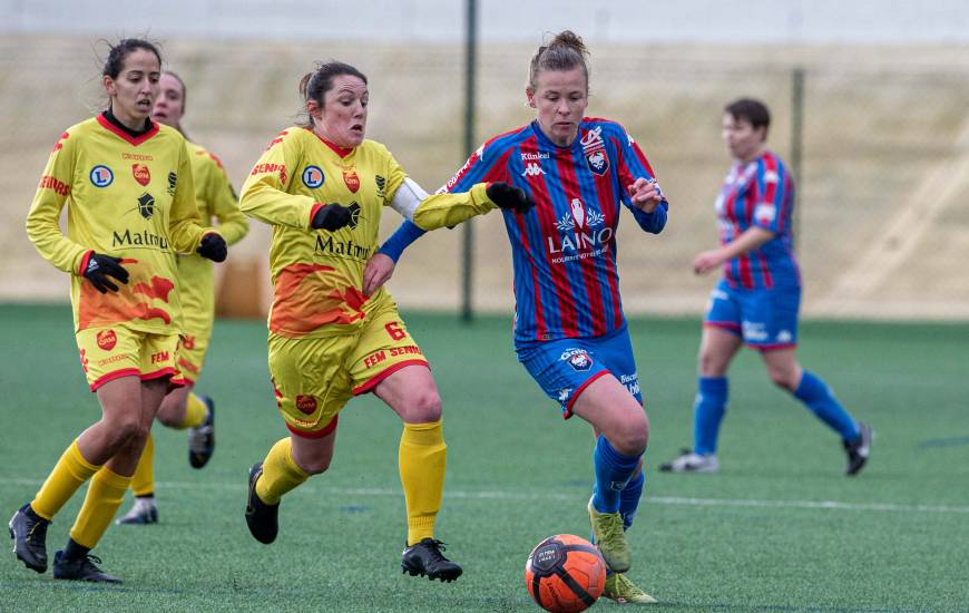 Émilie Giffaut et le Stade Malherbe Caen n'ont toujours pas encaissé le moindre but en championnat après neuf journées