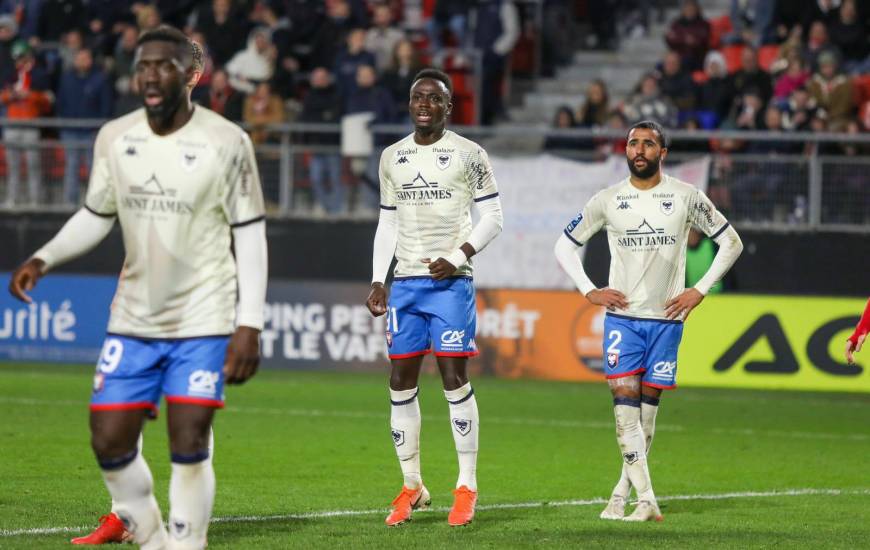 Emmanuel Ntim a faire son retour sur la pelouse du Hainaut sous les couleurs du Stade Malherbe Caen