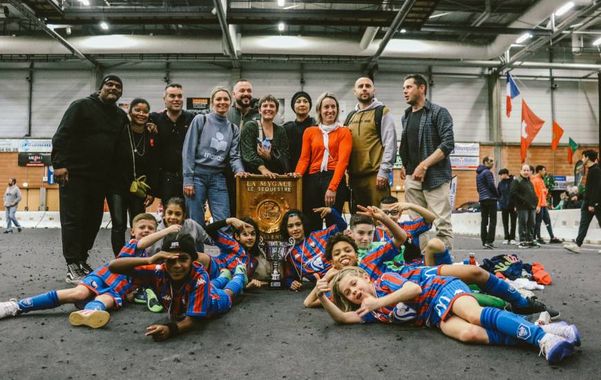 Les jeunes U11 du Stade Malherbe Caen après leur victoire au challenge Cabièces