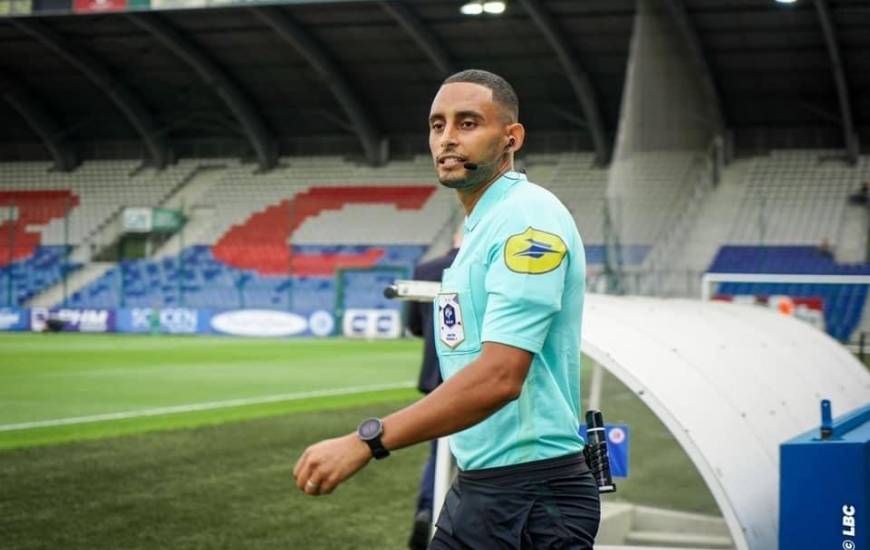 Ahmed Taleb va diriger son premier match de Ligue 2 BKT samedi soir à l'occasion de la réception de Pau (© Berrichonne Châteauroux)