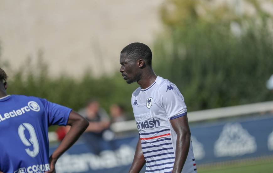 Dieudonné Gaucho effectue sa première apparition dans un groupe de Ligue 2 BKT cette saison