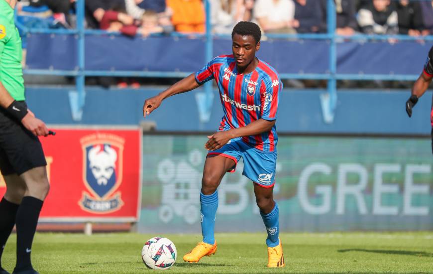 Déjà prêté au Stade Malherbe la saison dernière, Hianga'a Mbock évoluera de nouveau avec les "rouge et bleu" cette saison