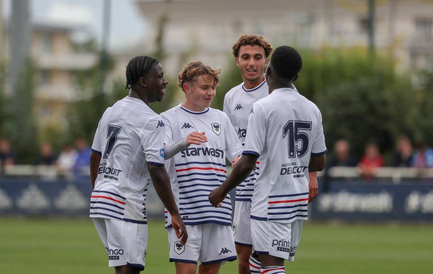 Les joueurs de l'équipe réserve débutent parfaitement leur saison en National 3 par un succès