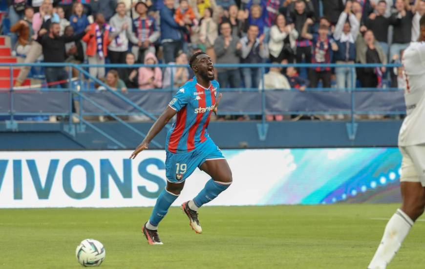 Avec un triplé Samedi soir et 6 réalisations au total, Alexandre Mendy est le meilleur buteur de la Ligue 2 BKT