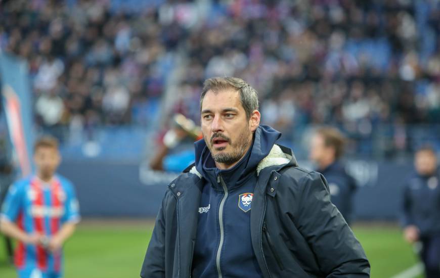 Après 20 matchs à la tête du Stade Malherbe Caen, Nicolas Seube compte 58% de victoires avec les "rouge et bleu"