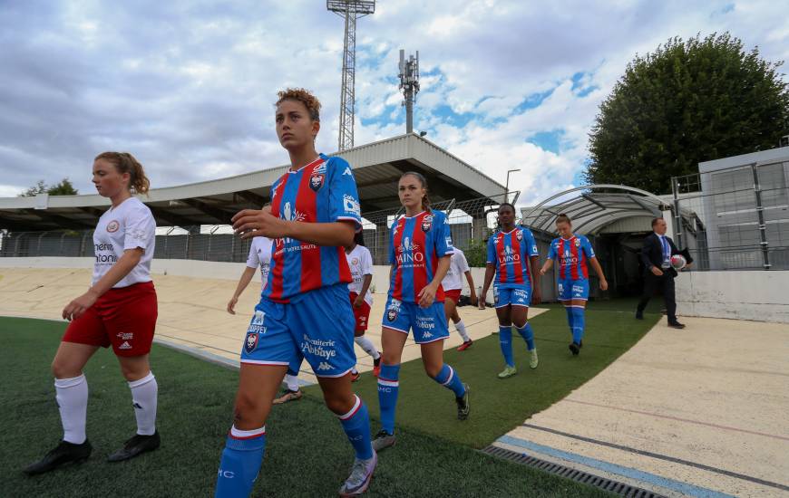 Zina Catherine est sorti suite à une blessure à la cheville droite en début de rencontre