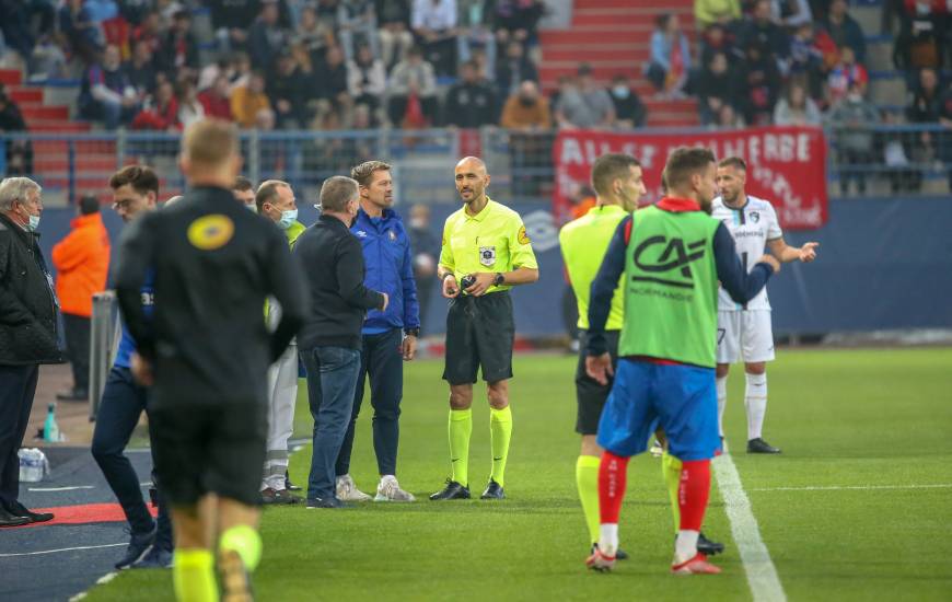 Hakim Ben El Hadj s'était blessé lors de la dernière rencontre arbitrée du Stade Malherbe Caen