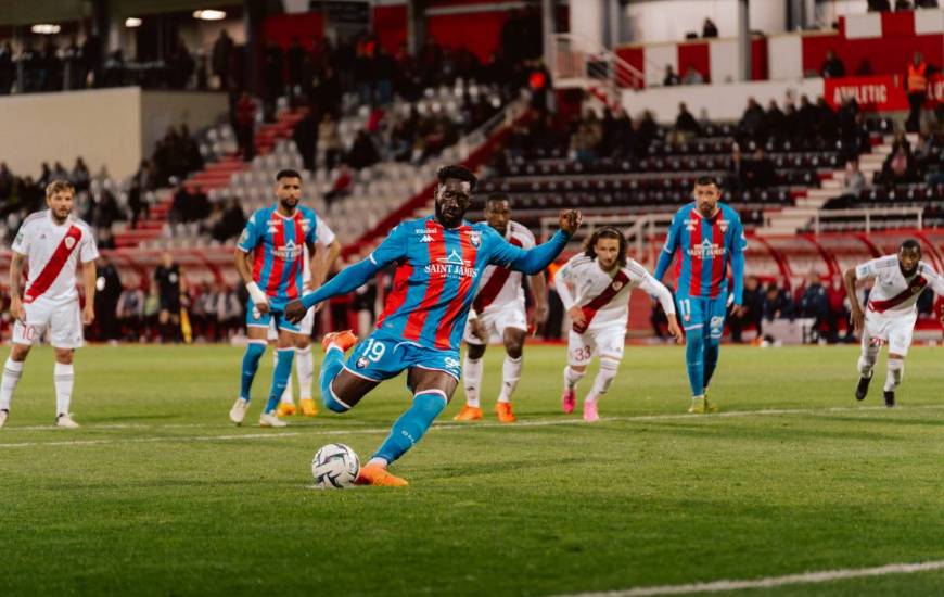 Alexandre Mendy a marqué son 20ème but de la saison en Ligue 2 BKT