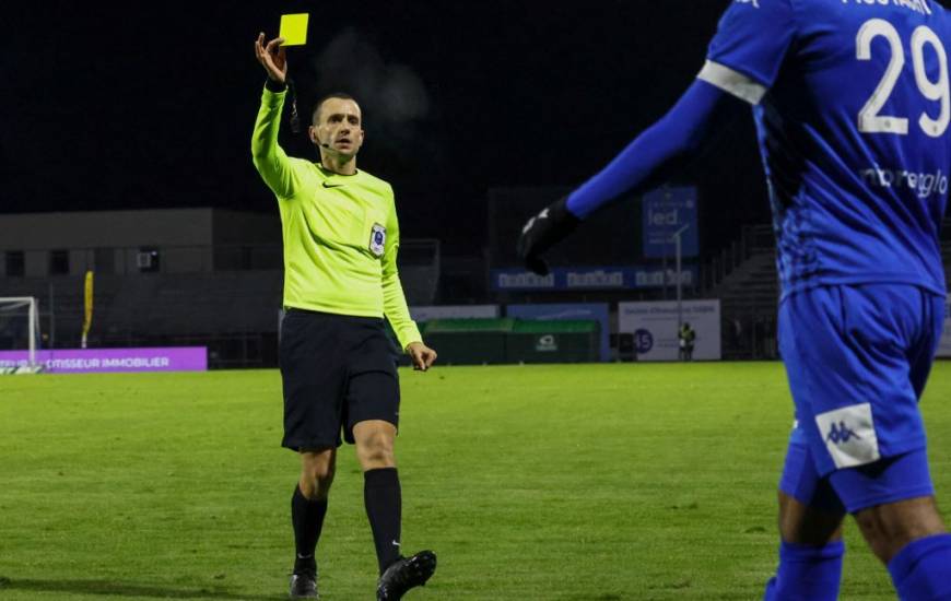 Antoine Valnet va diriger une rencontre du Stade Malherbe Caen pour la première fois de sa carrière (© Icon Sport)