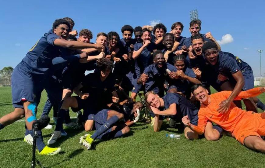 Soan Ameline et les U16 français vainqueurs du tournoi amical en Turquie