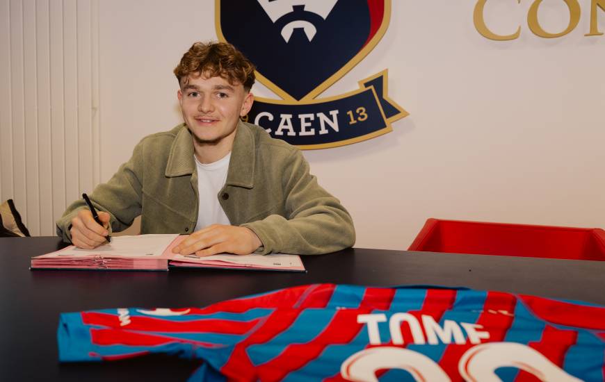 Arrivé au Stade Malherbe Caen en 2014, Gabin Tomé a signé son premier contrat professionnel avec le Stade Malherbe