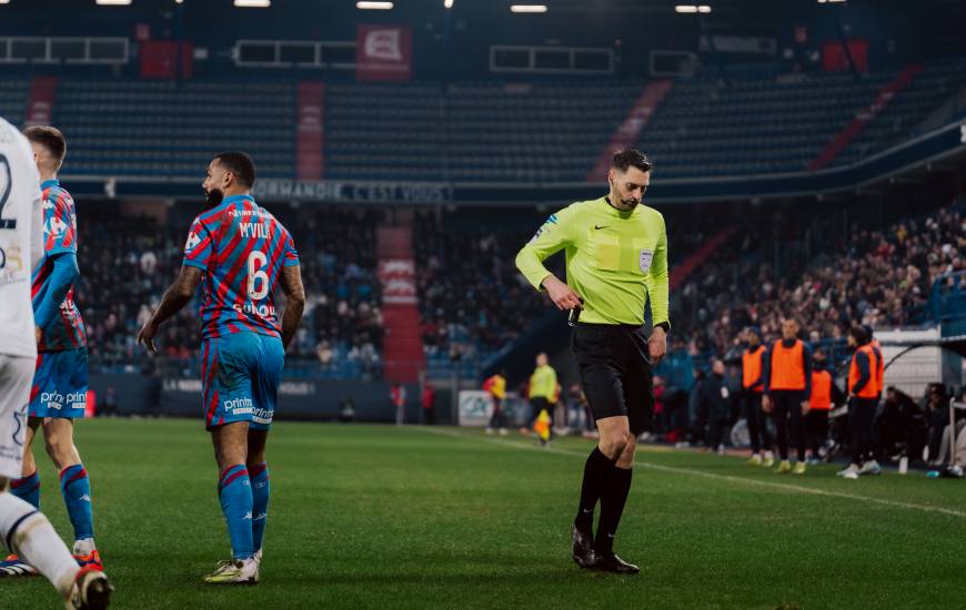 Pierre Legat lors de la réception de l'USL Dunkerque à d'Ornano 