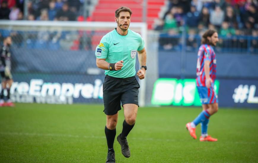 Robin Chapapria lors de la réception du Pau FC la saison dernière au stade Michel d'Ornano