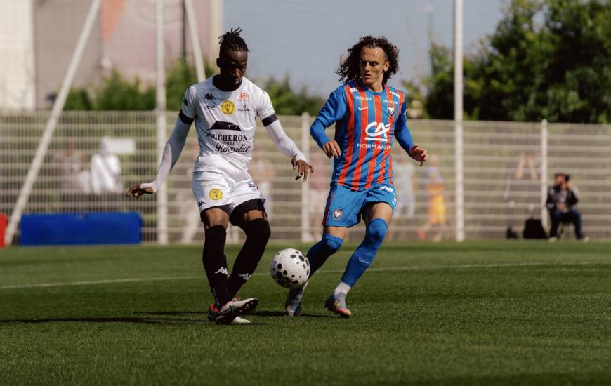 Léo Milliner a ouvert le score pour le Stade Malherbe Caen en première période sur coup-franc