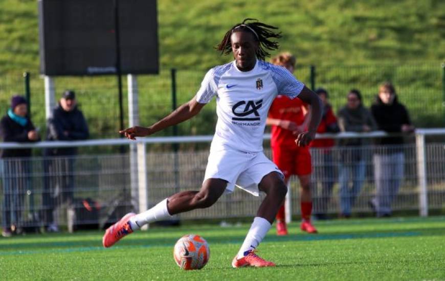 Le défenseur Exaucé Ngalula a rejoint le Stade Malherbe Caen cet été et évolue avec les U19 Nationaux (© Ligue de Normandie)