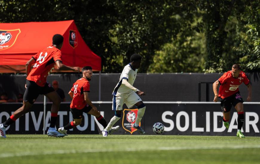 Diabé Bolumbu s'est montré très actif sur son côté gauche hier lors du match amical face au Stade Rennais