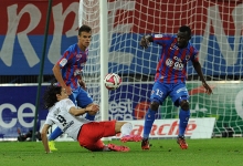 Sa douleur au coccyx appartenant au passé, Jean-Jacques Pierre effectue son retour dans le groupe. Le défenseur haïtien se trouve en balance pour une place de titulaire avec Yrondu Musavu-King.