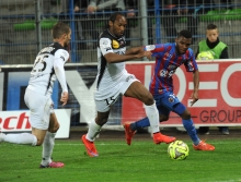 Les anciens caennais Reynald Lemaître et Jérémy Sorbon, capitaine de Guingamp, ont parfaitement muselé les offensives de Thomas Lemar et des Normands.