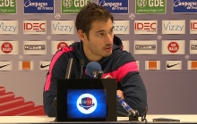 Nicolas Seube face aux journalistes lors de la conférence de presse avant le match SM Caen - RC Lens.