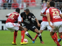 S'ils recroiseront la route de Prince Oniangué et Antoine Devaux, Jordan Adéoti et les Caennais ne retrouveront pas Aïssa Mandi ; l'habituel capitaine rémois étant blessé.