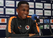 Emmanuel Imorou blessé et donc forfait, Chaker Alhadhur lui succédera sur le flanc gauche de la défense caennaise.