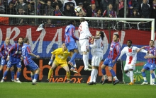 Si Sylvain Armand remporte ce duel face à Jérémy Sorbon, c'est bien le Stade Malherbe, en 2008, qui avait mis à terre le PSG ; le seul succès du SMC contre les Parisiens à d'Ornano.
