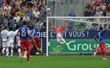En première période, le gardien de l'OL Anthony Lopes, sauvé par sa transversale sur un coup franc d'Andy Delort, a réalisé de nombreux arrêts décisifs.