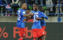 En reprenant instantanément une frappe d'Andy Delort repoussée par le poteau, Jeff Louis, auteur de son premier but en L1, a offert les trois points de la victoire au SMC.