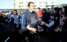 Avant le match, Rémy Vercoutre, Saidi Ntibazonkiza, Alexandre Raineau et l'ensemble de leurs coéquipiers ont pris un bain de foule ; les Caennais arrivants, une fois n'est pas coutume, sur l'esplanade de d'Ornano au milieu de leurs supporters.