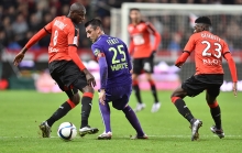 Au Roazhon Park, Julien Féret, formé au Stade Rennais, un club dont il a défendu les couleurs pendant trois ans en Ligue 1, avait été acclamé par le public breton.