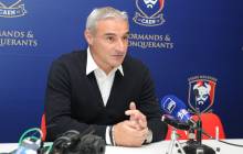 Parmi les trois joueurs avec lesquels Alain Cavéglia, le directeur sportif du Stade Malherbe, se trouve en négociations pourrait figurer un étranger.