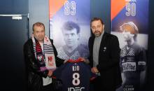 Joueur du Stade Malherbe pendant trois saisons entre 1989 et 1992, Michel Rio a retrouvé samedi soir l'un de ses anciens coéquipiers de l'époque : un certain Xavier Gravelaine.