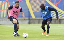 Pour la première fois, les supporters "Bleu et Rouge" vont découvrir les recrues du SMC comme Steed Malbranque et Mouhamadou Dabo sous leurs nouvelles couleurs.