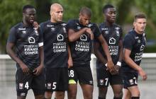 Après avoir évolué avec leur maillot noir extérieur contre Avranches, les Caennais étrenneront leur troisième tenue, tout en blanc, face au Havre.