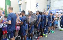 A l'issue de l'entraînement effectué dans le stade, les Caennais ont effectué une séance d'autographes sur l'esplanade. Pour le plus grand plaisir des petits comme des grands.