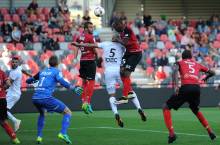 L'ex-Caennais Jérémy Sorbon en duel aérien avec Alaeddine Yahia, une image qu'on pourrait revoir samedi soir sur la pelouse de d'Ornano.