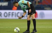 Hakim Ben El Hadj a déjà arbitré une fois cette saison le Stade Malherbe ; lors de la victoire 1-0 à d'Ornano contre Amiens (J7).