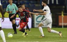 Jonathan Delaplace est le huitième joueur du SMC à atteindre la barre des 100 matches en L1 : Julien Féret (309), Rémy Vecoutre (213), Mouhamadou Dabo (201), Ronny Rodelin (162), Vincent Bessat (153), Romain Genevois (121), Damien Da Silva (105).