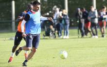 Se ressentant d'une contracture aux ischio-jambiers, Julien Féret pourrait déclarer forfait face au PSG.
