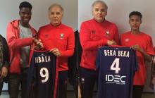 Kevin Mbala et Alexis Beka Beka, ici, en compagnie de Francis De Taddeo, le directeur du centre de formation du Stade Malherbe au moment de leur signature, ont connu leur première sélection en équipe de France U17.