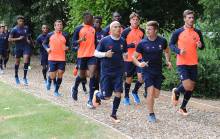 Un groupe de 26 joueurs dont trois recrues et autant de joueurs mis à l'essai a repris l'entraînement, mercredi. Seul Mathieu Roger - blessé aux adducteurs - manquait à l'appel.