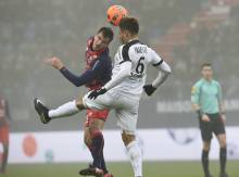 Un duel aérien entre le Caennais Ivan Santini et le Messin Simon Falette, une image que l'on risque de revoir le 26 août à d'Ornano. Mais contrairement à la saison dernière, sans le brouillard.