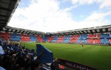 Avant le coup d'envoi, un tifo sera mis en place dans les quatre tribunes de d'Ornano. Des milliers de feuilles bleues et rouges seront distribuées aux supporters pour les brandir avant le coup d'envoi.